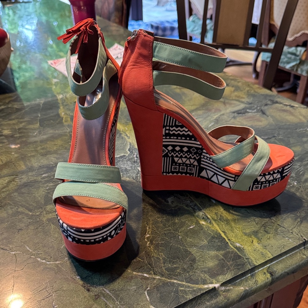 MATIKO Designer Wedge Leather Sandal Orange Black White Size 9